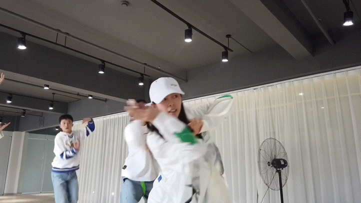 傅菁太会跳舞了,从师娘瞬间变成舞派的舞娘