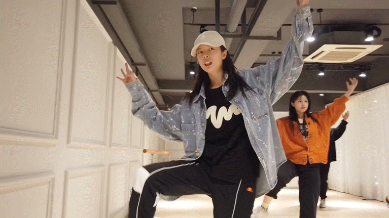 傅菁太会跳舞了,从师娘瞬间变成舞派的舞娘