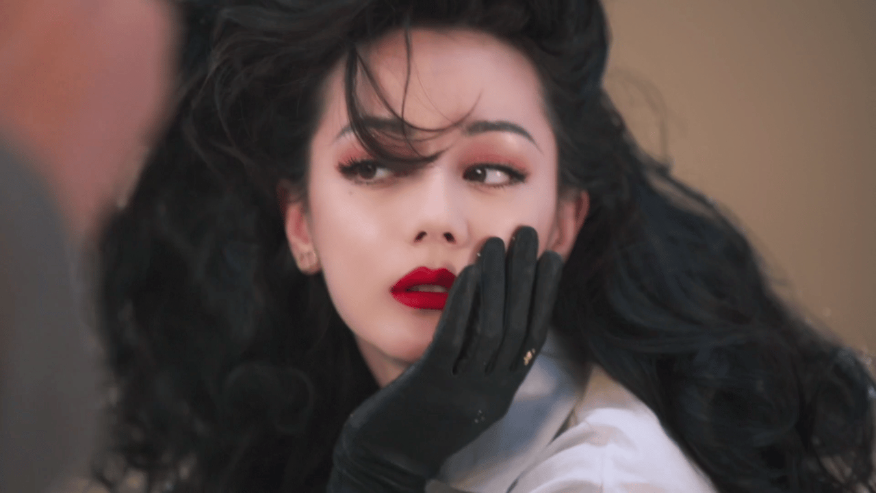 谁还没有看过 @dear-迪丽热巴 的最新芭莎正刊封面!