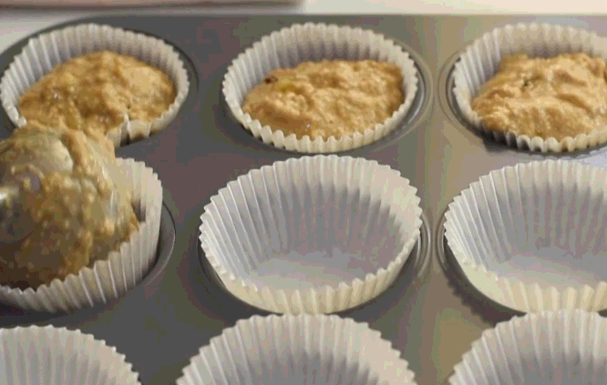 烤出的面包蓬松软糯,柔软拉丝,掰开一个美味又香甜,特好吃第九:喜欢吃