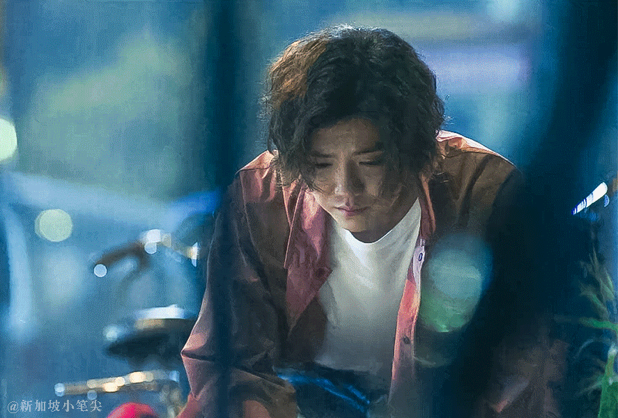 鹿晗在《穿越火线》表演有突破,有进步～时而痞气邋遢时而热血搞笑