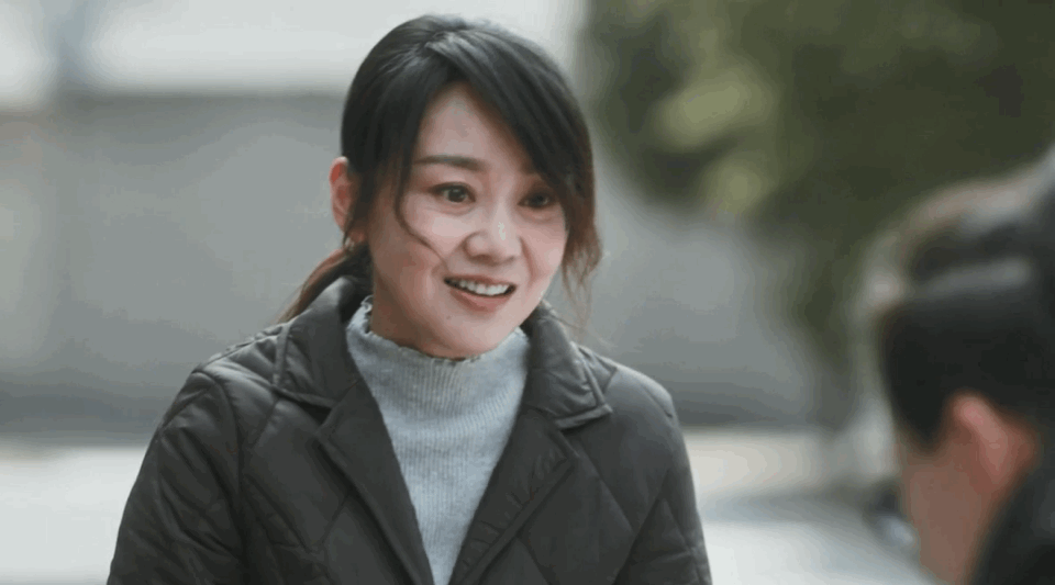 闫妮饰演的蔡素芬是个亮点,她的出现改变了刁菊花和刁顺子的生活.