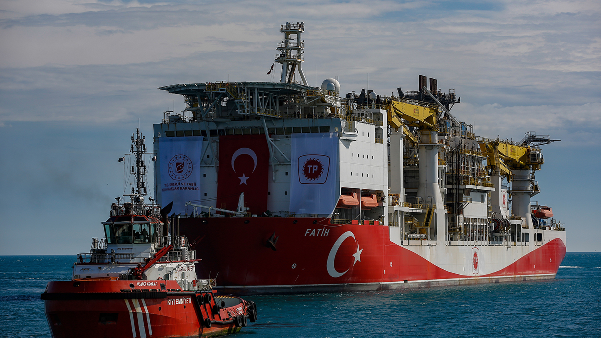 希腊继续出动20多艘海军战舰,处于戒备,警告土耳其不要继续勒索