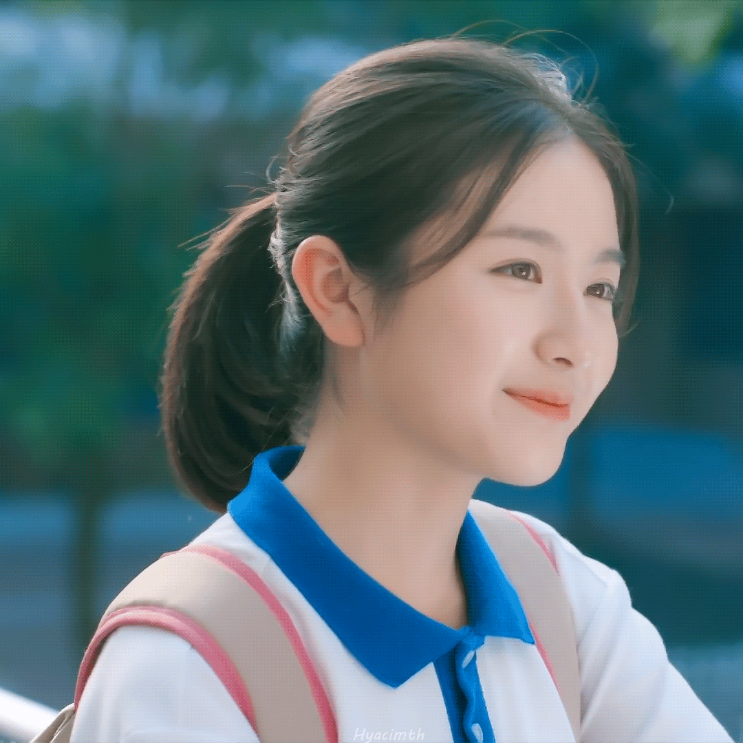李兰迪妹妹果然适合这种清爽的学生造型