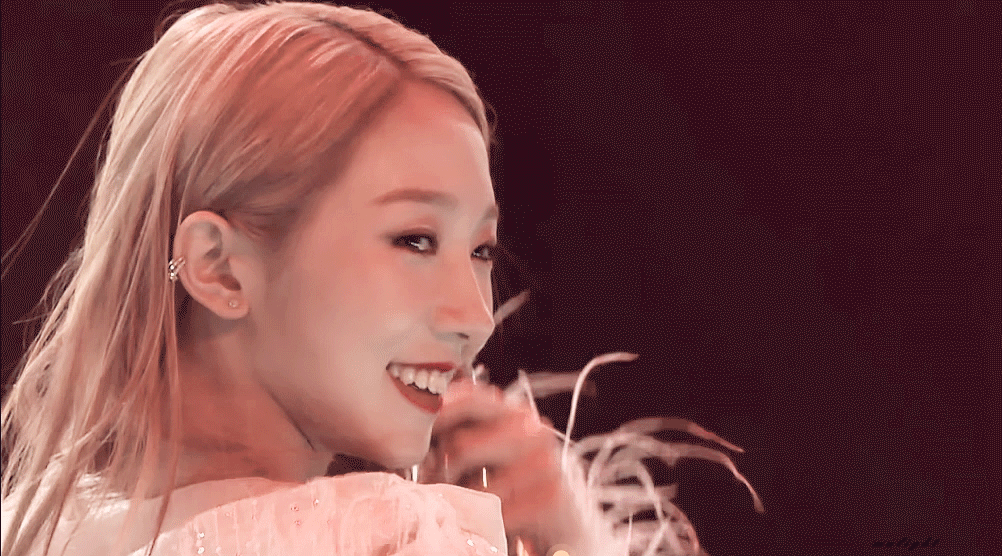 孟美岐携新歌自作曲alien空降百分百开麦