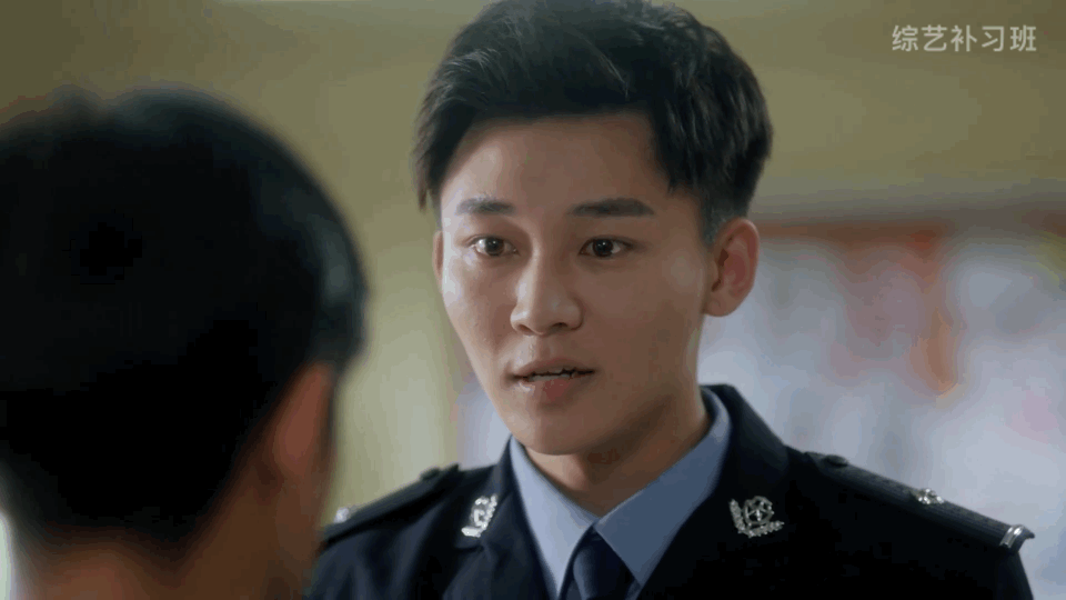 双面神探刘怡潼