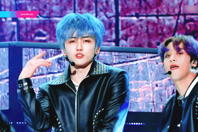 这位怪盗基德的真实身份是韩国男团nct dream成员,舞台上切换到idol