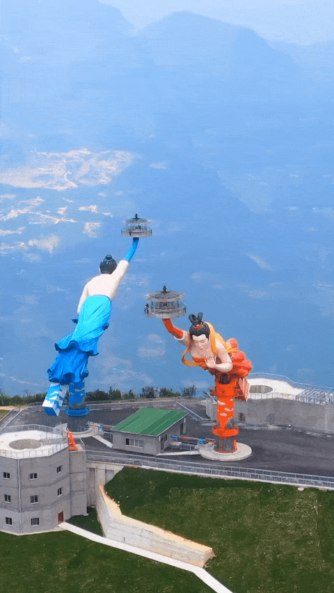 举办的特殊比赛,十年来,该大赛源源不断的给网友们带来了海量吐槽素材