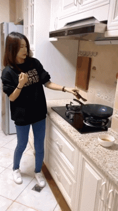 转发给身边做饭的朋友,避免更多人受伤!09传说中的坑队友?