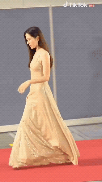 孙艺珍金喜爱红毯美上天全度妍颜值下跌李秉宪玄彬超帅