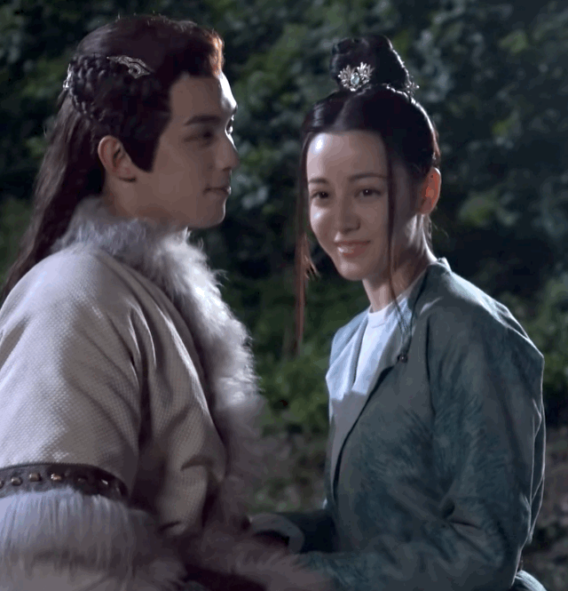 上半年最佳情侣档,非他们莫属|苏晓彤|司藤|营业_新浪新闻