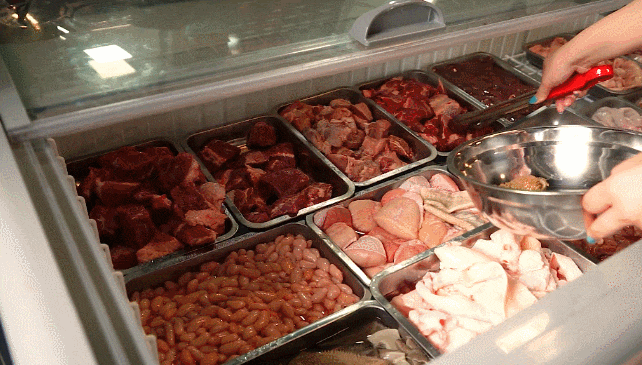 住在埌东村太容易发福了吧!这家生料店连吃7天都不过分