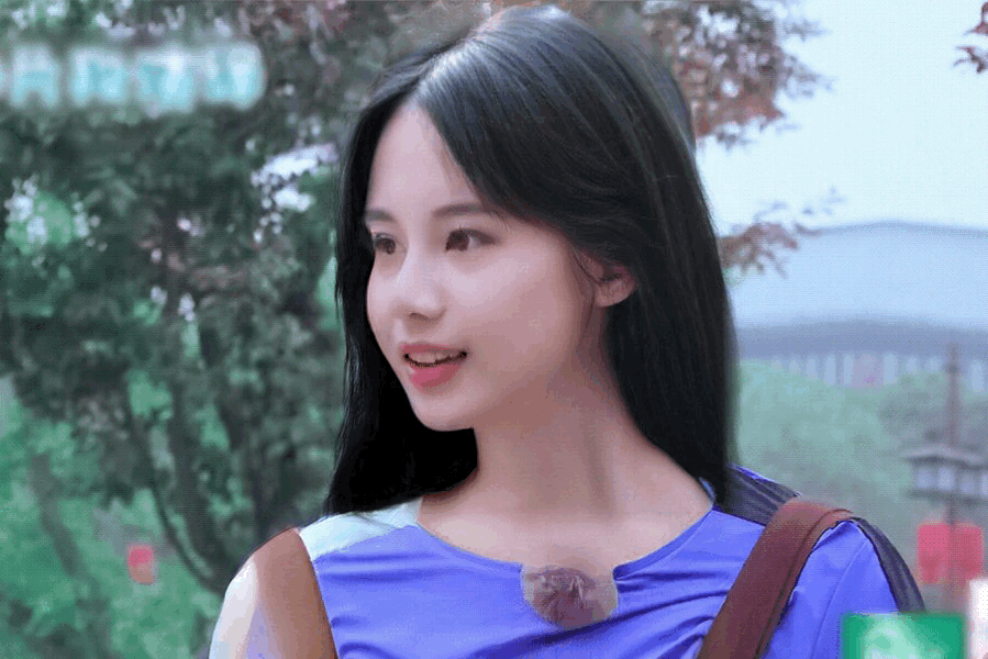 女生脸pk:黄子韬妩媚,王源纯欲,最让人意想不到的是丁程鑫