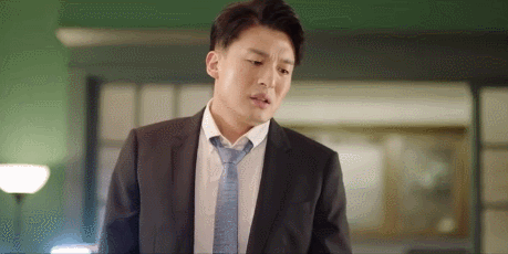 表明自己是在过嘴瘾～当老三出车祸的时候,曾志东一句"他是我兄弟,他