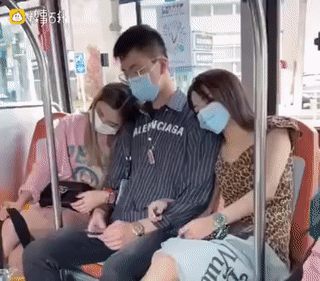 试问谁不想左拥右抱呢10大动图