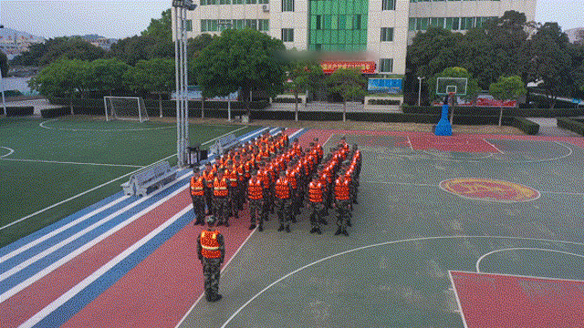 广东海警在粤东海域开展海陆联合训练