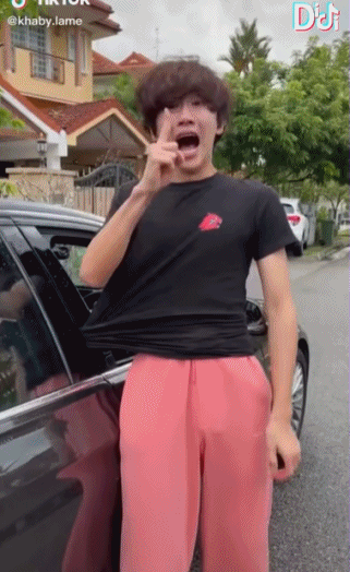 黑人小哥拍视频从不说一句话单凭一个手势蹿红tiktok吸粉8千万