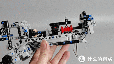 值得说一下,这个说明书的排版非常密集,不建议玩乐高的玩家直接转玩