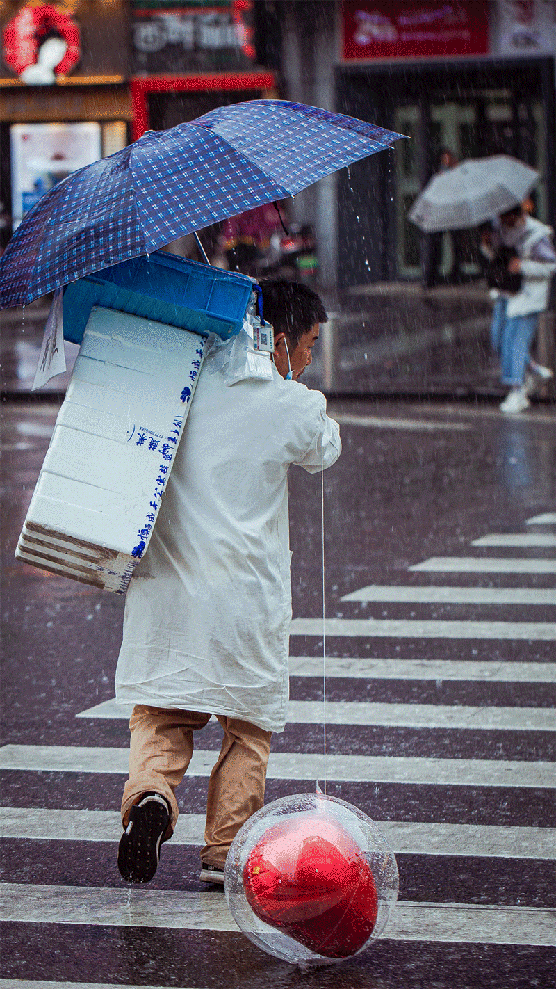 今年的长沙不是在下雨就是在下雨的路上三月初迎来了短暂的"夏天"太阳
