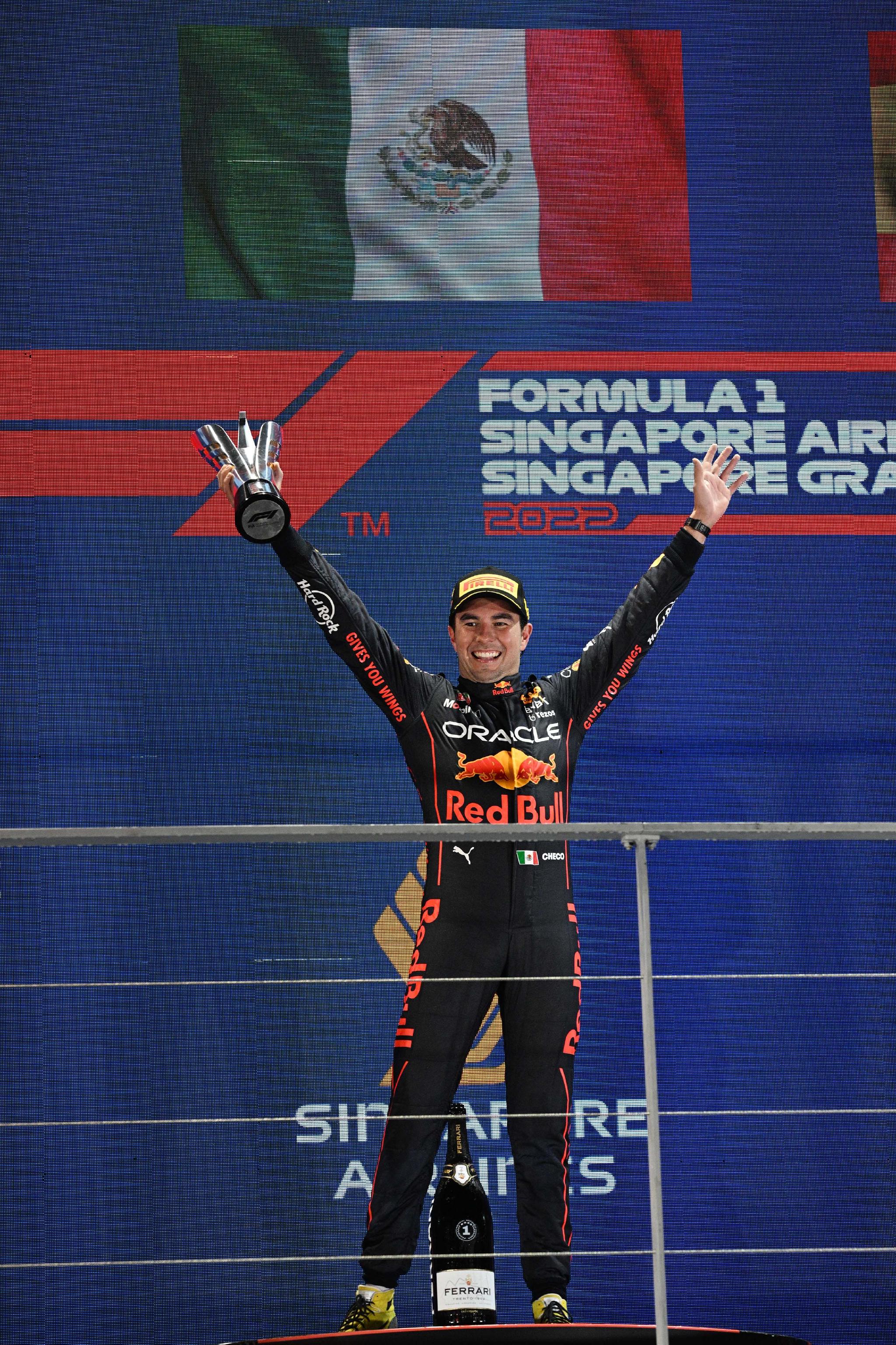 赛车——f1新加坡大奖赛:佩雷斯夺冠__财经头条