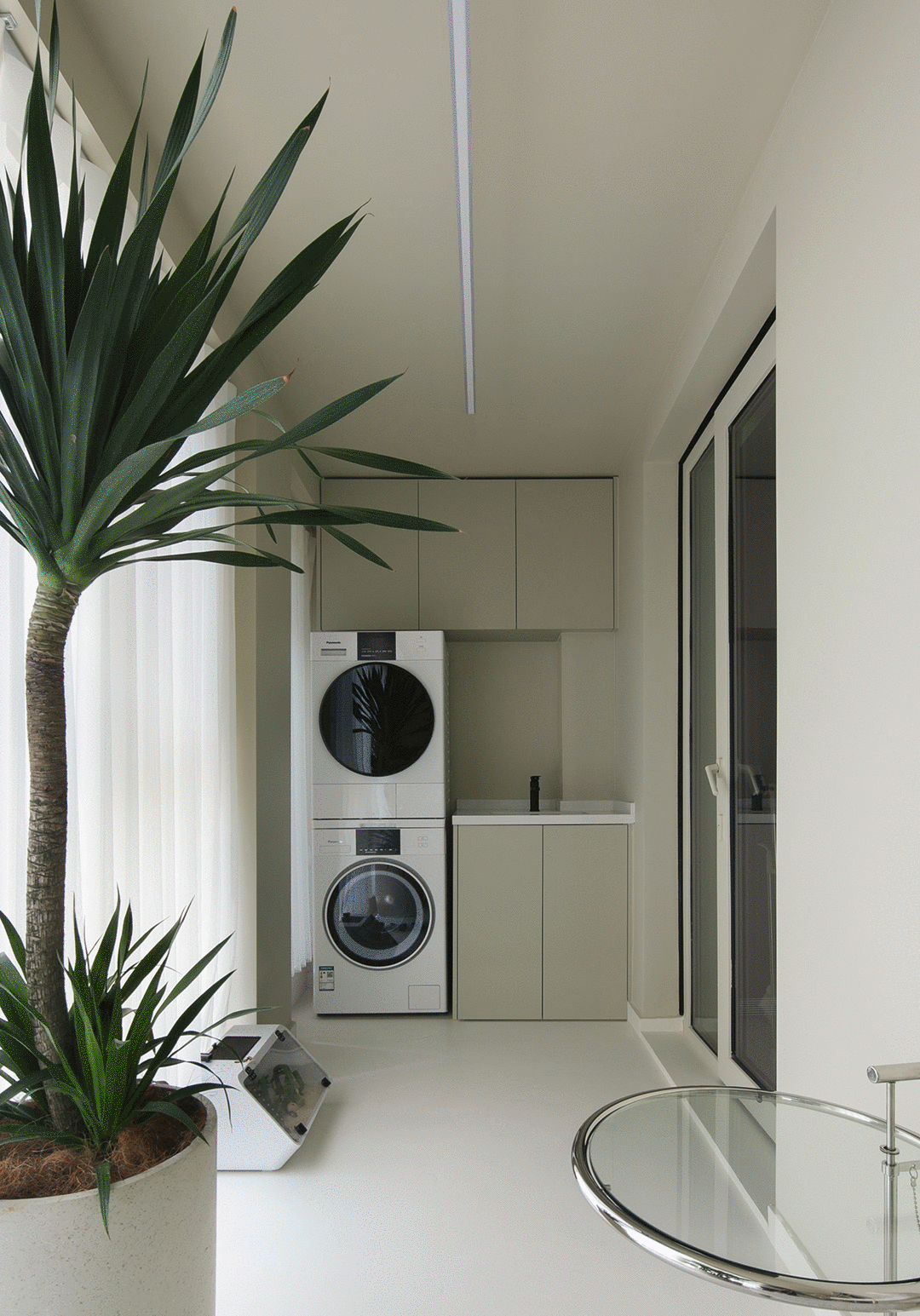 医用床头柜什么材质136㎡精装三恒住宅微改，自然生机、中性极简，我竟然羡慕一个男生独居的家_https://www.jmylbn.com_新闻资讯_第1张