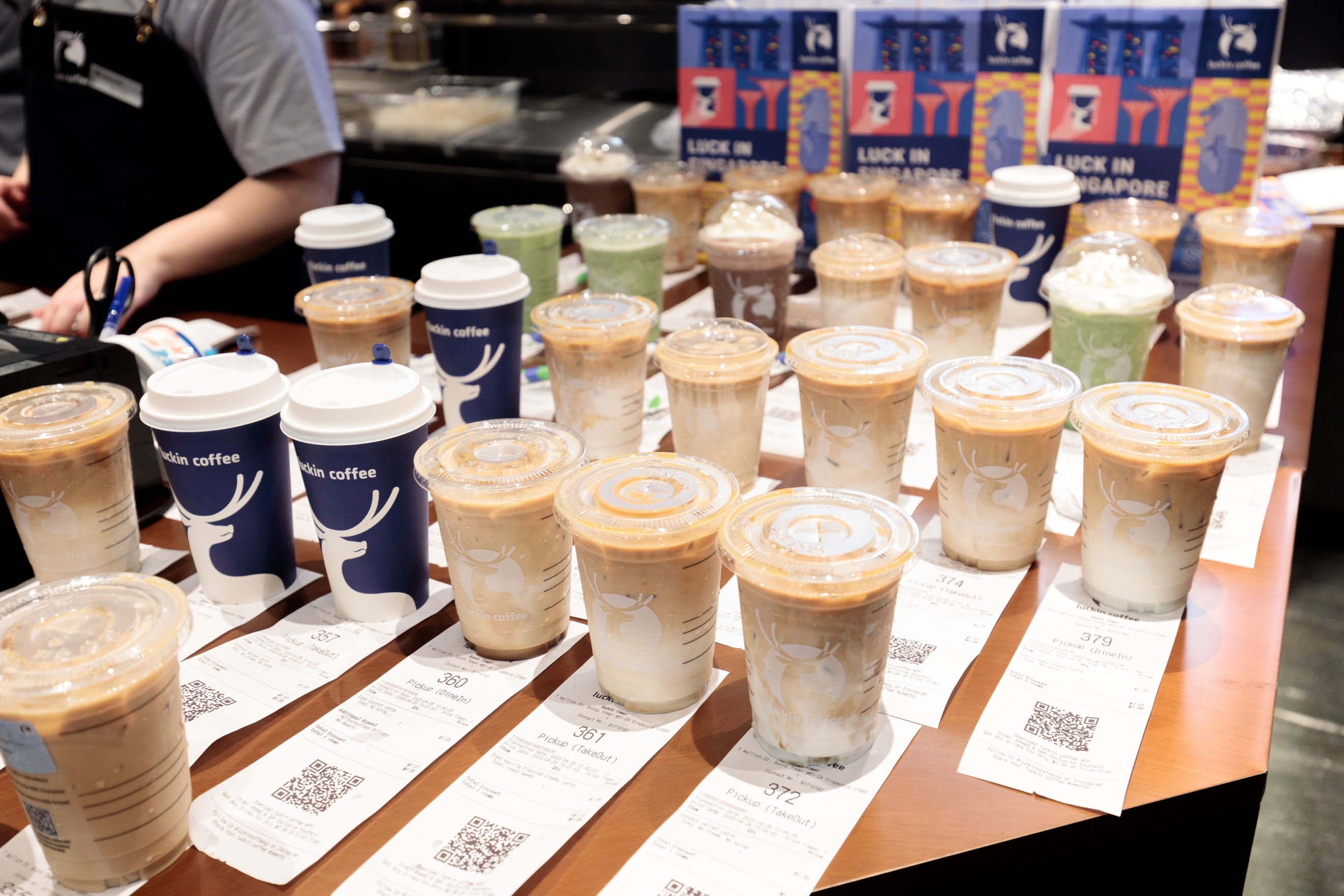 (瑞幸咖啡新加坡国浩大厦店图)