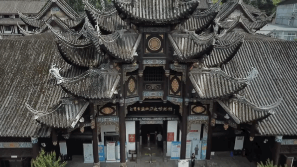 △自贡有仅存的中国古代井盐钻治井工具，图为自贡盐业博物馆。