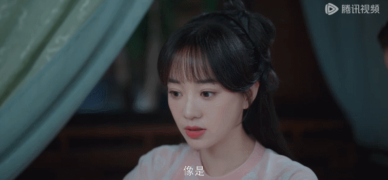 她前一天夜里听见丁茹的哭声,并且看到一个黑影往后院去;她在丁茹房里