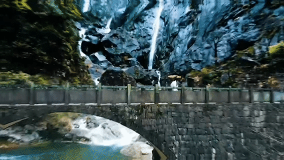 卧龙谷静卧在大鄣山脉,属黄山余脉.