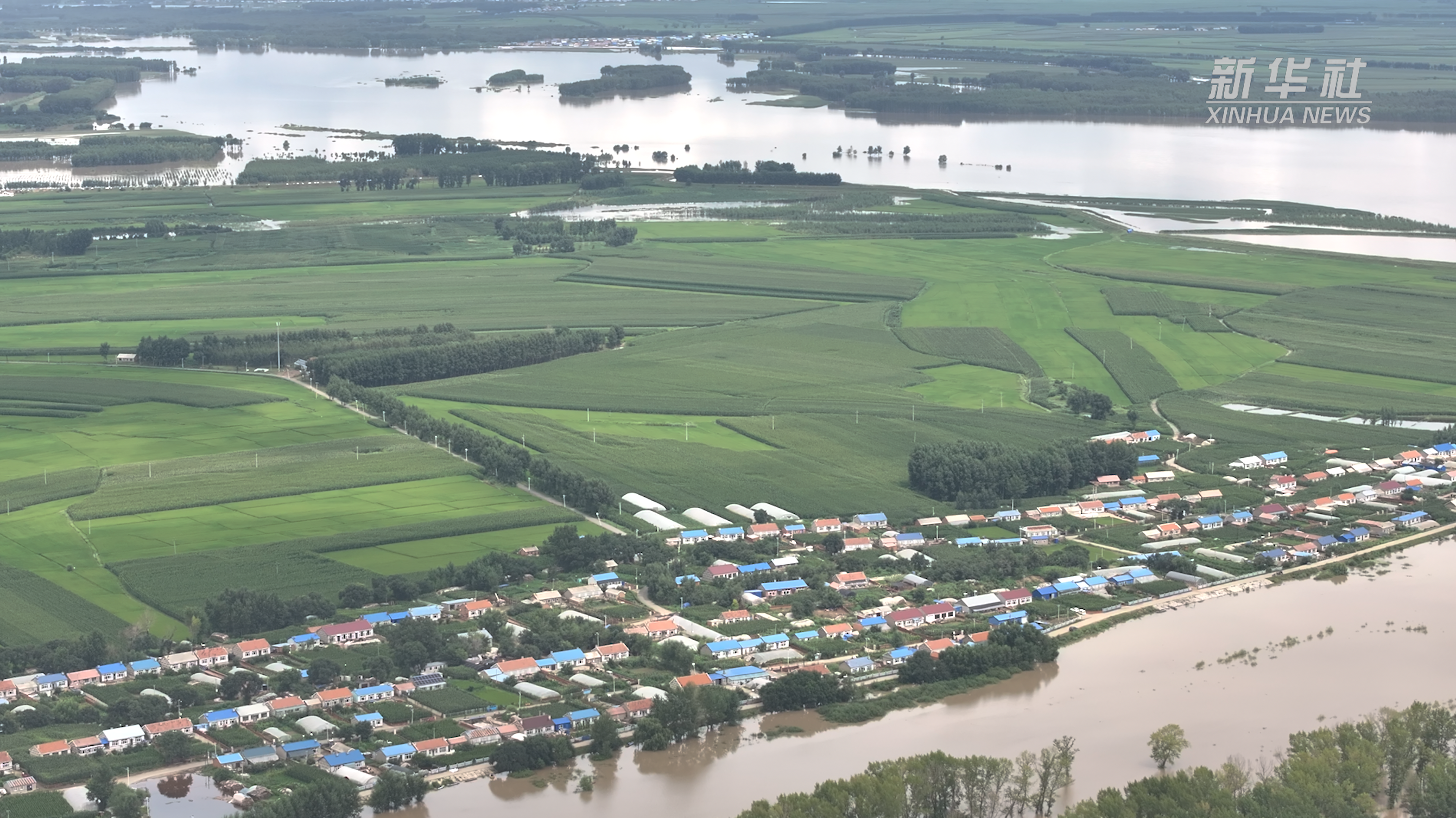 放水,位于水库下游的吉林省德惠市8月2日夜间到3日凌晨迎来洪峰过境