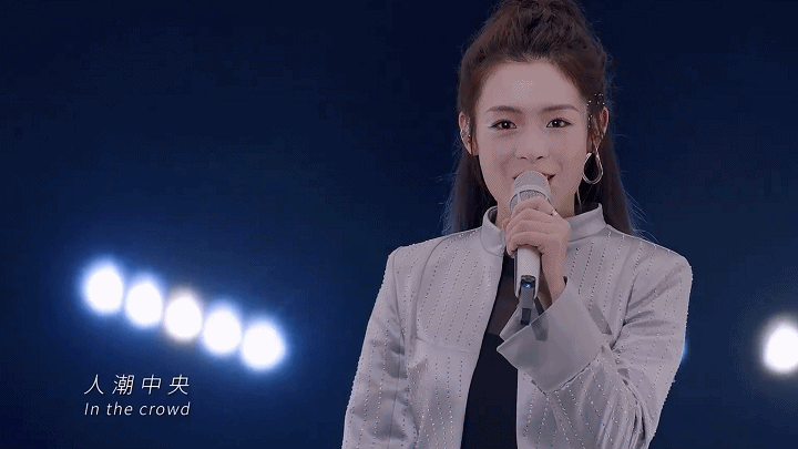 大象夜读|陈丽君跳女团舞引争议:戏曲演员唱歌都为钱?