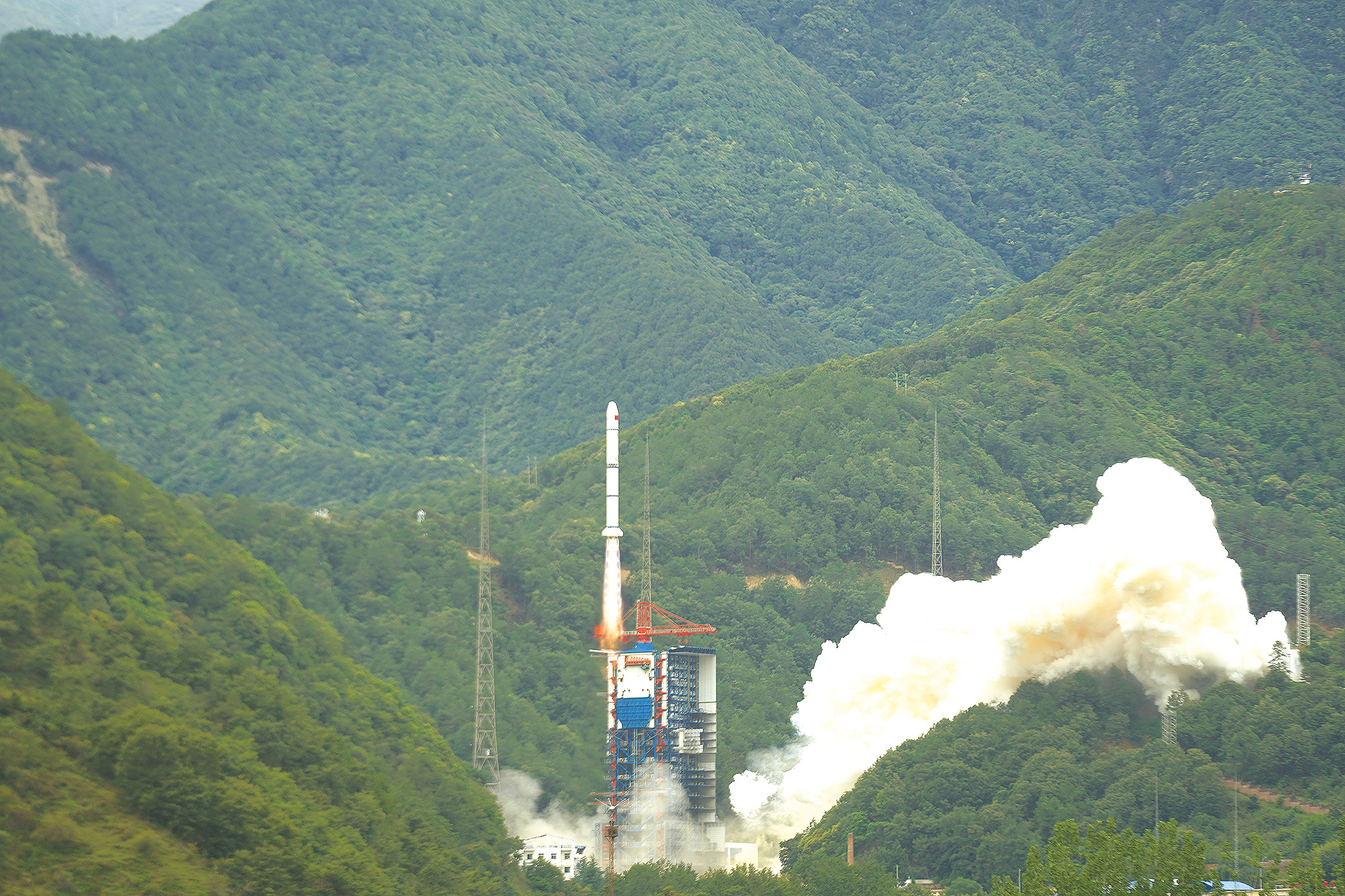 中法天文卫星成功发射