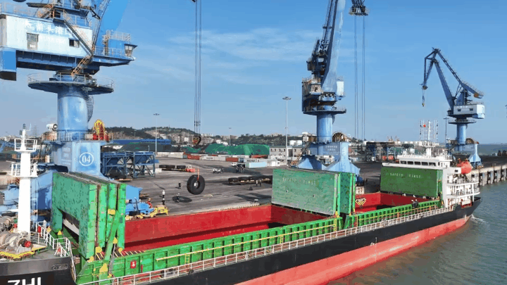 ▲海安集团全钢巨胎出口俄罗斯