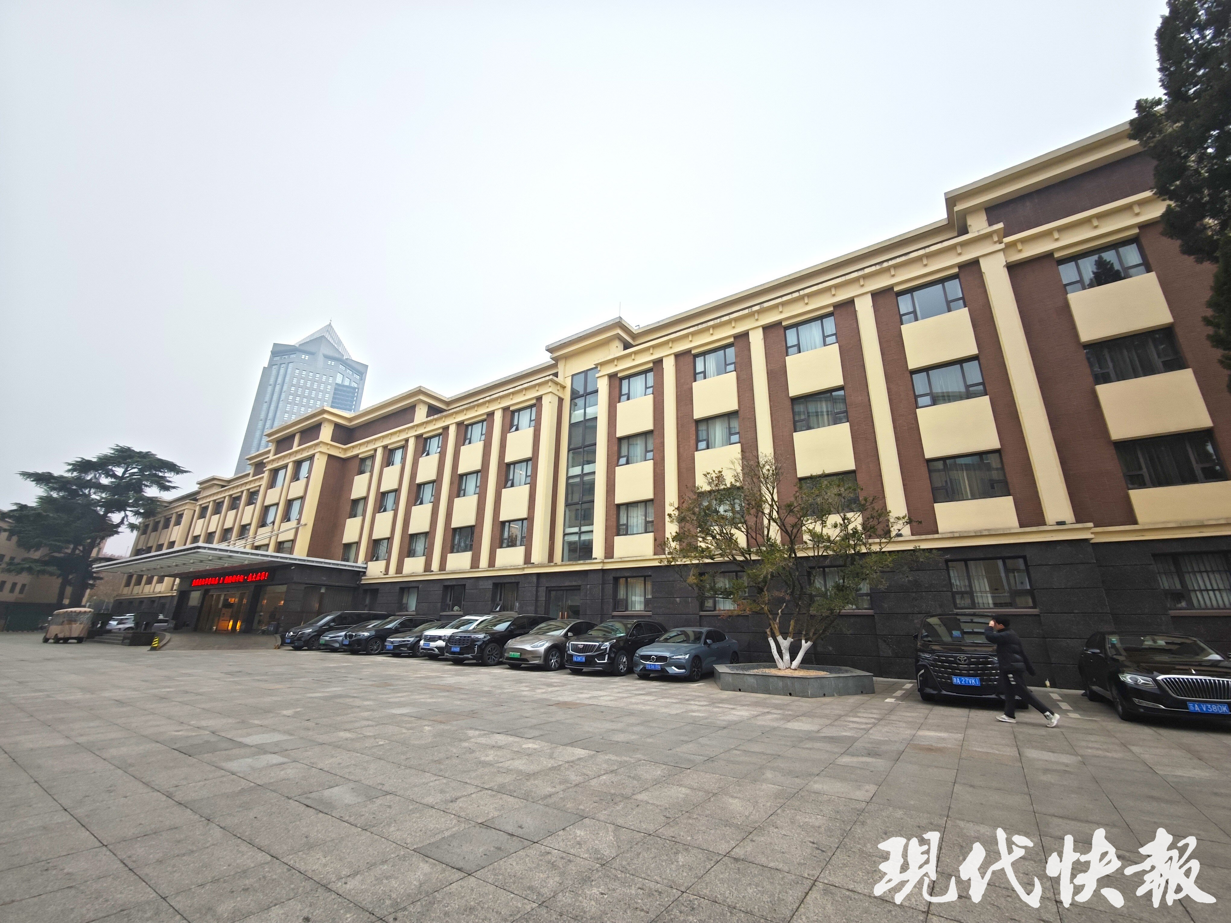 華東飯店B樓，它和A樓是姊妹樓