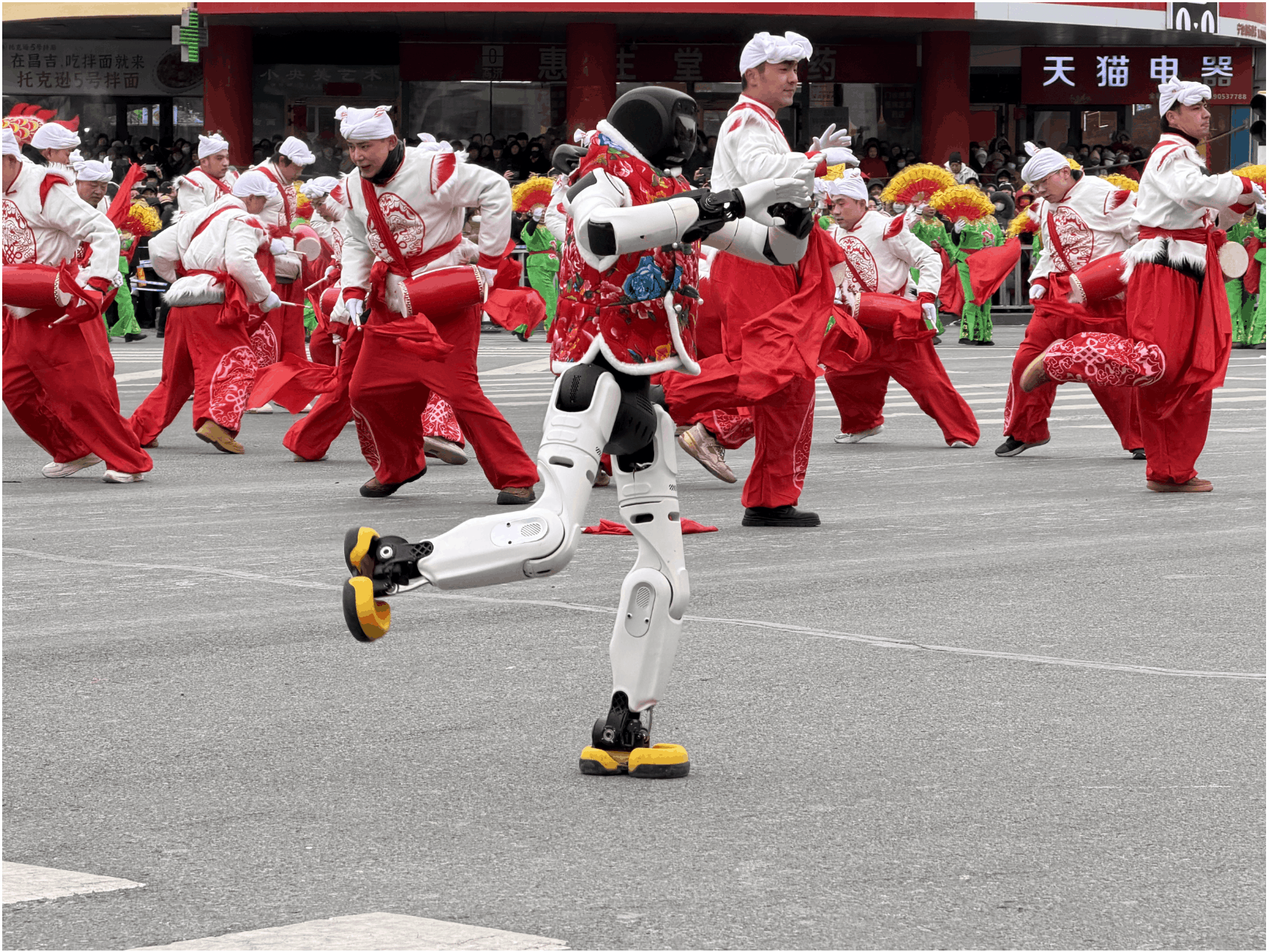 各地民俗绝活同台亮相昌吉市社火活动 （央广网记者 郭璁悦 制图）