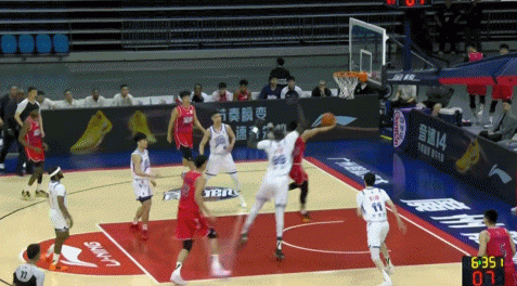 盼无大碍!法尔封盖对手落地时崴脚表情痛苦 随后被替换下场|nba|直播|来源_手机新浪网