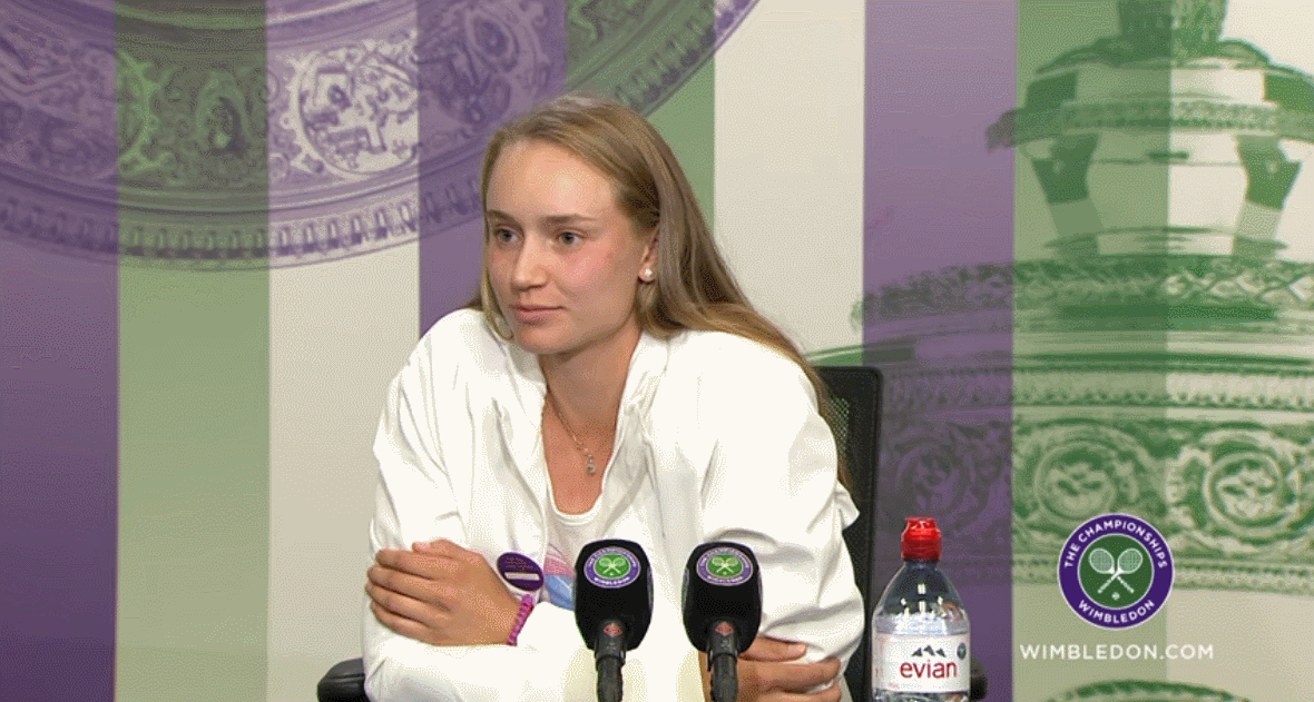 莱巴金娜说到自己的父母情绪激动