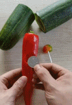 红色菜椒当中藏私房钱-搞笑gif动态图片-izike