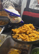 大学食堂阿姨天花板gif搞笑图片