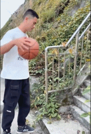 好不容易上来的...-搞笑gif动态图片-izike