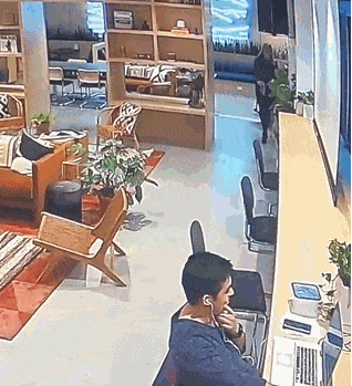 什么都没发生咳……-搞笑gif动态图片 - izike-izike