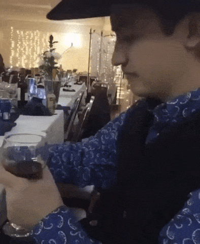 酒：让你嫌弃我-搞笑gif动态图片-izike