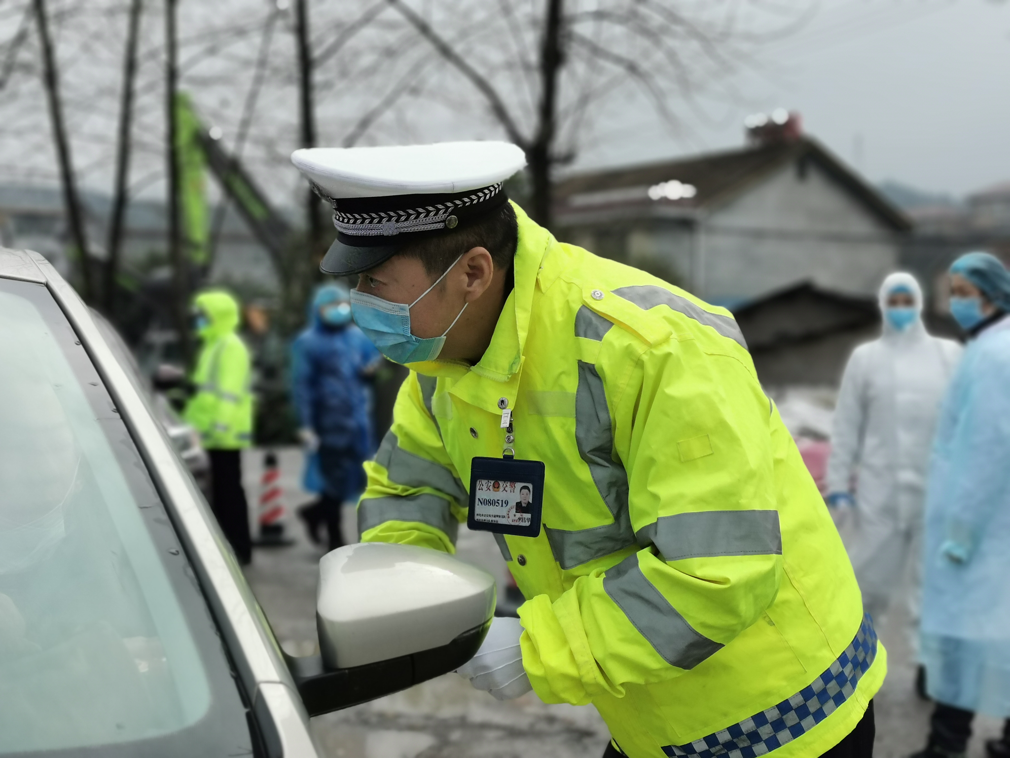 怀化公安交警李昌华----身患癌症 主动请缨 抗击疫情一线