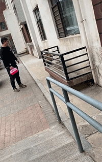 女孩子生气怎么做到那么统一的-美女动态图片-gif动态图-izike